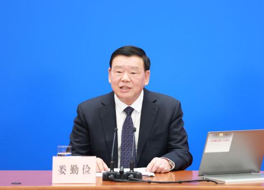 Lou Qinjian, portavoce della seconda sessione della XIV APN, partecipa alla conferenza stampa presso la Grande Sala del Popolo a Beijing. (China Daily/Feng Yongbin)