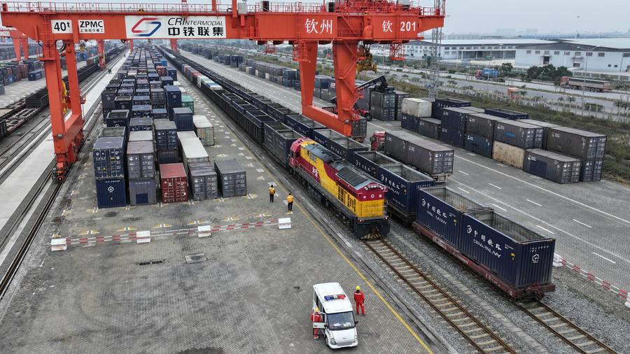 I treni intermodali ferrovia-mare della Cina completano 2.000 viaggi nel 2024