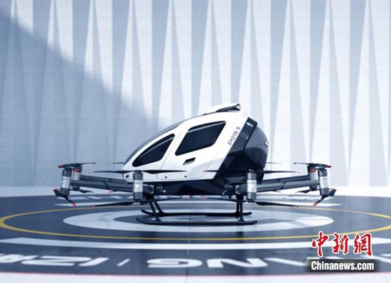 L'EH216-S, prodotto in Cina, è il primo veicolo aereo senza pilota al mondo per il trasporto di passeggeri. (Foto fornita a China News Service)