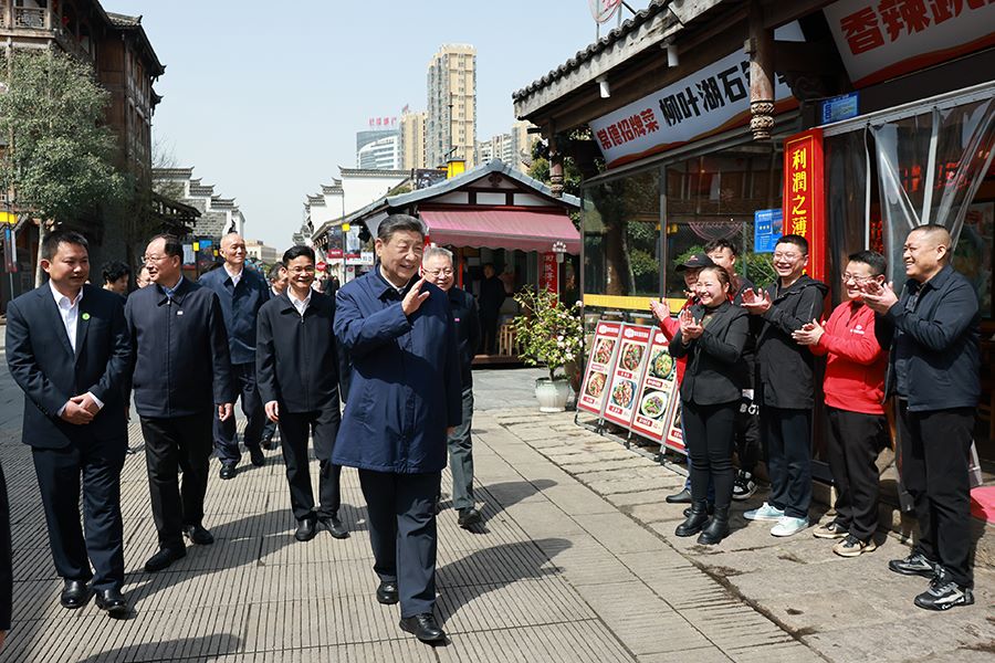 Ispezione di Xi Jinping a Changde, nella provincia dello Hunan