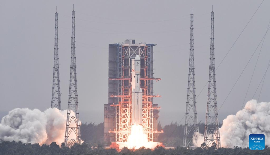 La Cina lancia un nuovo satellite di relè per le comunicazioni Terra-Luna