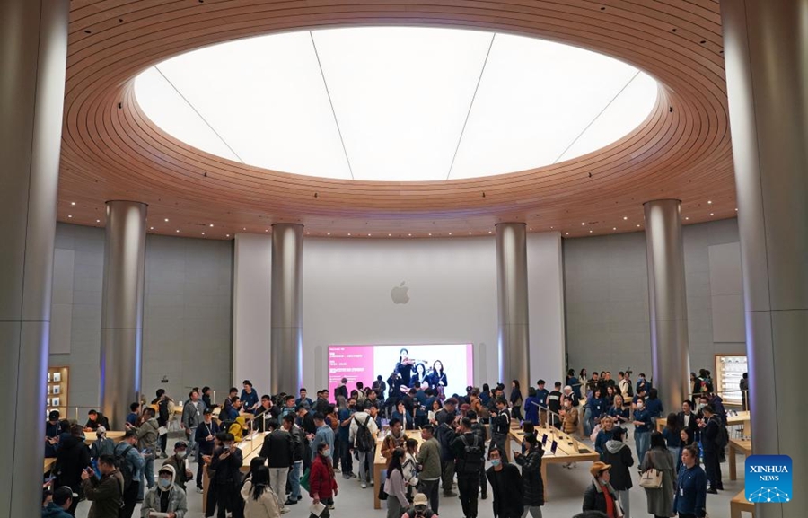 Apple apre a Shanghai il più grande negozio della Cina continentale
