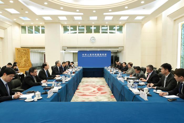 Ministro cinese del Commercio incontra Direttrice Fondo Monetario Internazionale