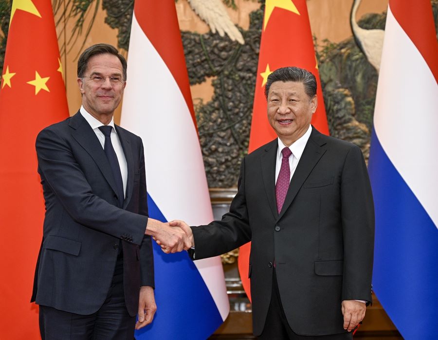 Xi Jinping incontra il premier olandese Mark Rutte