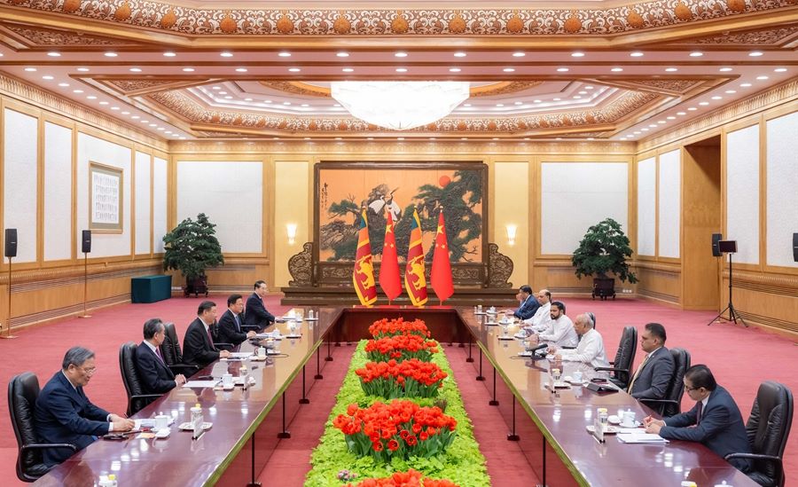 Xi Jinping incontra il premier dello Sri Lanka Dinesh Gunawardena