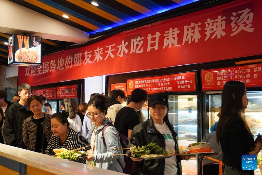 Tianshui, boom turistico durante le vacanze della Festa di Qingming