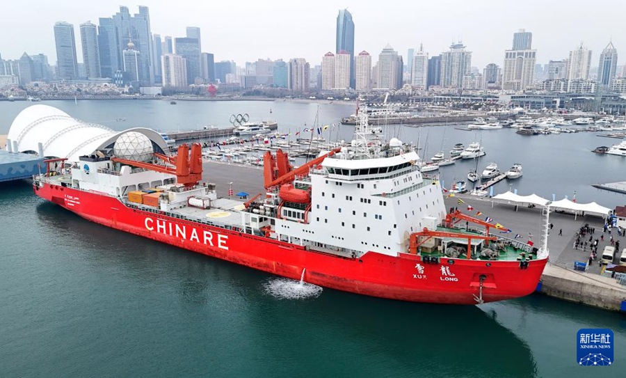 Nave Xuelong attracca a Qingdao, conclusa con successo 40a spedizione cinese in Antartide