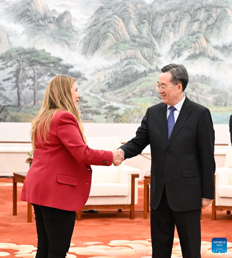 Il vice premier cinese Ding Xuexiang incontra a Beijing Kathi Vidal, direttrice dell'United States Patent and Trademark Office (USPTO). (15 aprile 2024 - Xinhua/Shen Hong)