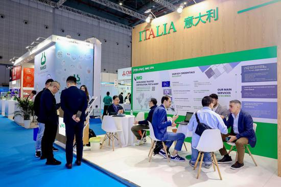 La presenza di 12 imprese innovative italiane alla China Medical Equipment Fair 2024 ha dimostrato la loro fiducia nelle potenzialità del mercato cinese. (Foto fornita a China Daily)