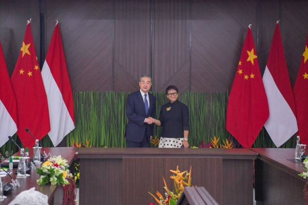 Incontro tra Wang Yi e la Ministra degli Esteri indonesiana