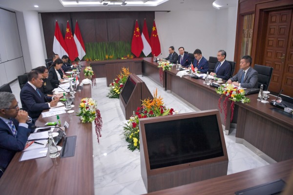 Incontro tra Wang Yi e la Ministra degli Esteri indonesiana