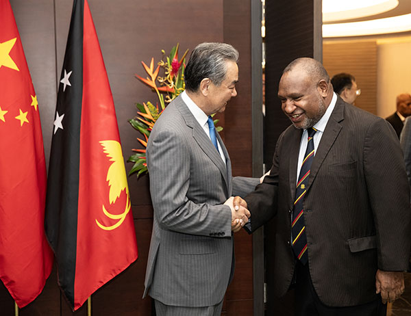 Incontro a Port Moresby tra Wang Yi e il Primo Ministro della Papua Nuova Guinea
