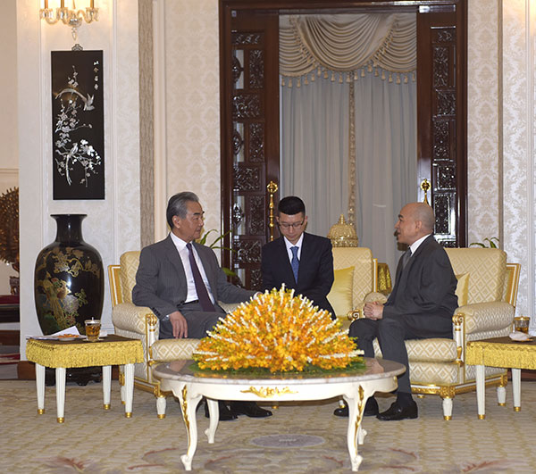 Incontro tra Norodom Sihamoni, Re di Cambogia, e Wang Yi