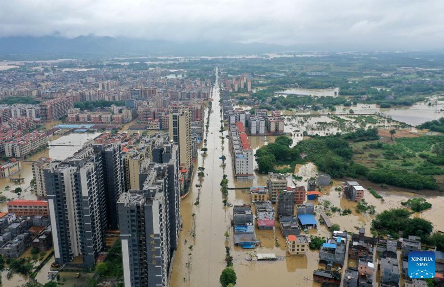 Vista aerea di un'area sommersa nella città di Hanguang di Qingyuan, nella provincia del Guangdong, nel sud della Cina. (21 aprile 2024 - Xinhua/Huang Guobao)