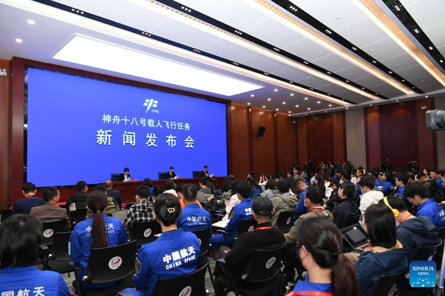 Conferenza stampa della China Manned Space Agency presso il Jiuquan Satellite Launch Center, nel nord-ovest della Cina. (24 aprile 2024 - Wang Jiangbo/Xinhua)