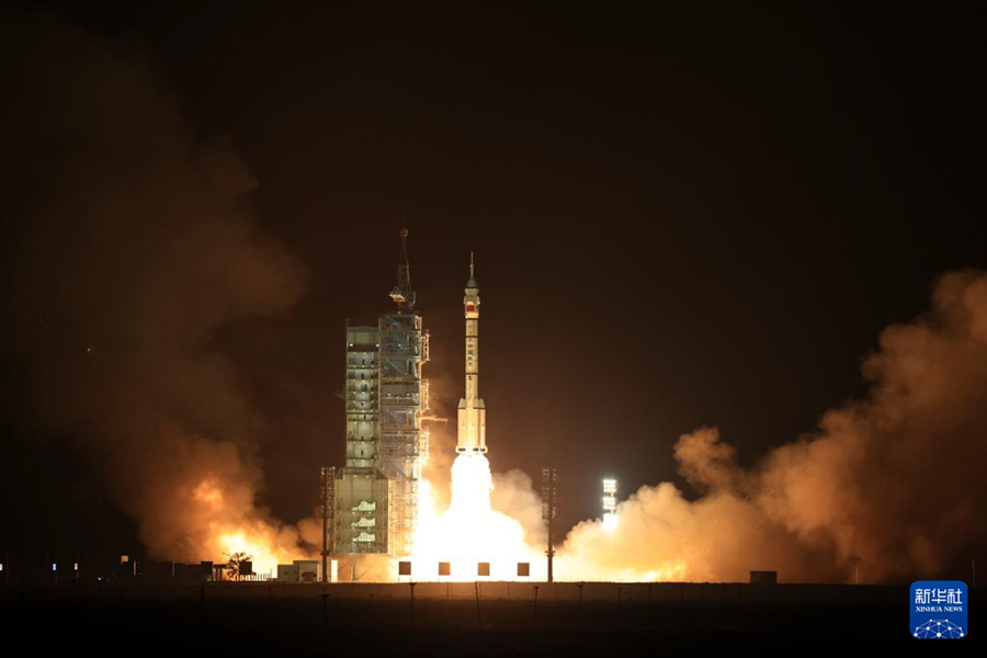 Lanciata con successo la navicella con l’equipaggio Shenzhou-18