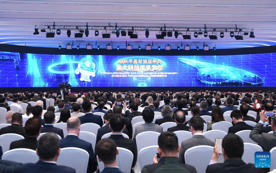 Evento di pubblicazione dei risultati scientifici e tecnologici durante la cerimonia di apertura della conferenza annuale del Forum Zhongguancun (Forum ZGC) 2024 a Beijing, capitale della Cina. (25 aprile 2024 - Xinhua/Ren Chao)