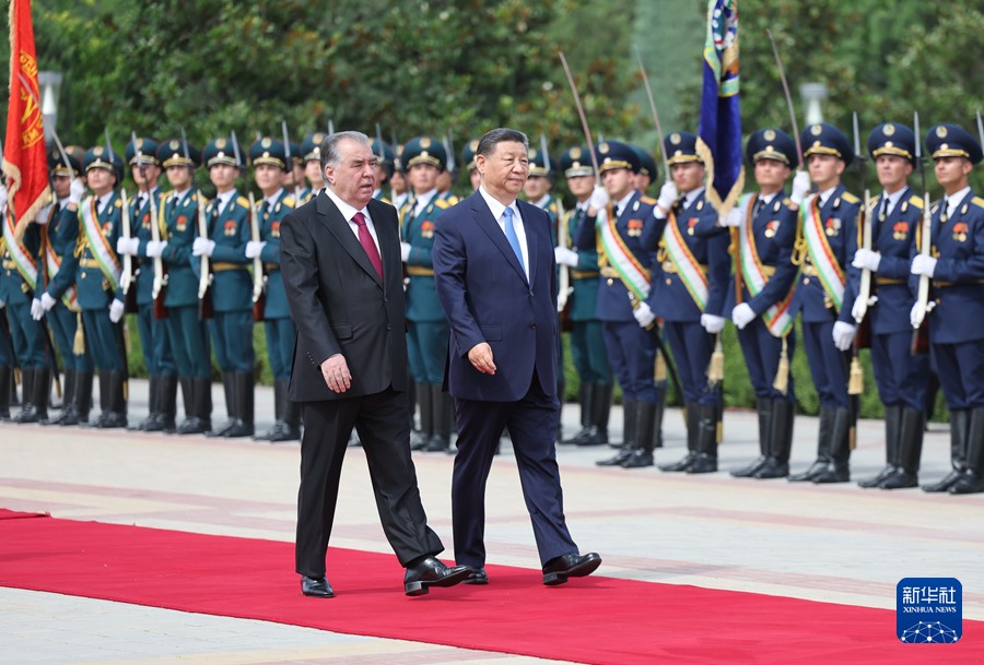 Colloquio tra Xi Jinping e il Presidente del Tagikistan Emomali Rahmon