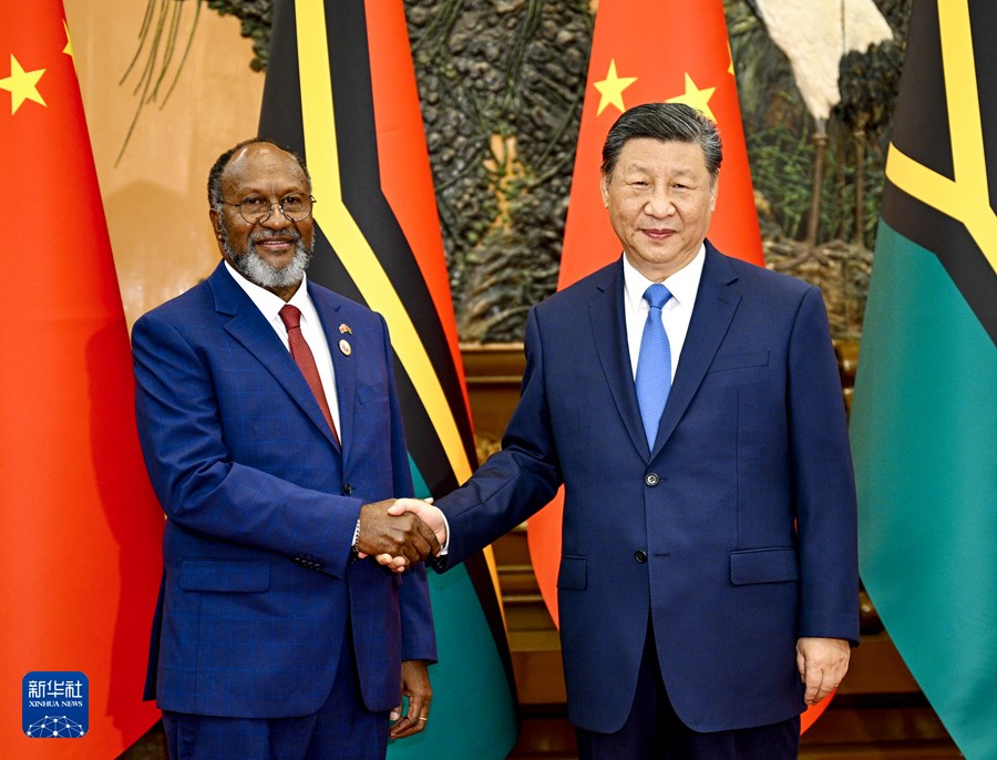 Xi Jinping incontra il primo ministro di Vanuatu, Charlot Salwai