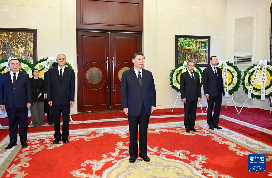 Xi Jinping piange la morte del segretario generale del CC del PCV Nguyen Phu Trong