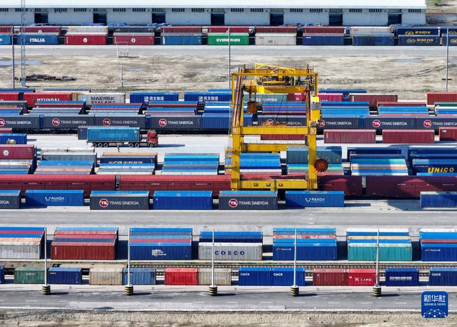 Quest'anno il punto di confine di Khorgos ha visto transitare oltre 5000 convogli China-Europe (China-Asia) Railway Express