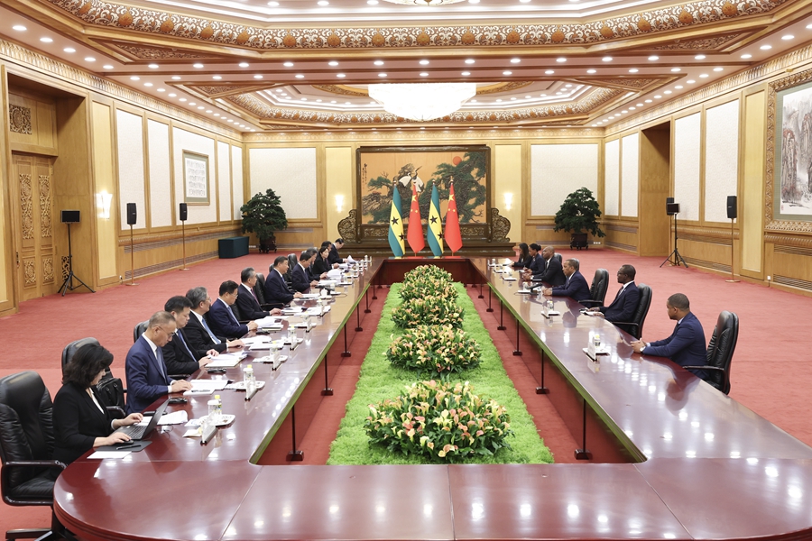 Incontro tra Xi Jinping e il Primo Ministro di São Tomé e Príncipe, Patrice Emery Trovoada