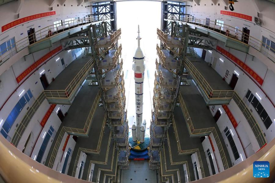 La Cina si prepara a lanciare la navicella spaziale con equipaggio Shenzhou-19