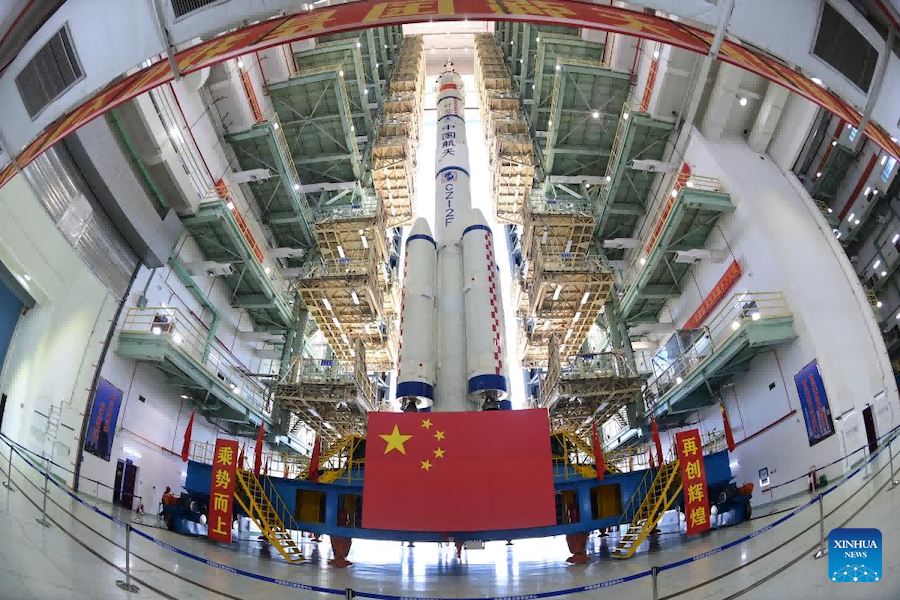 La Cina si prepara a lanciare la navicella spaziale con equipaggio Shenzhou-19