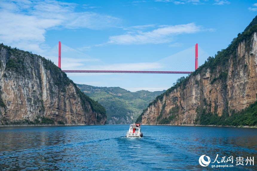 Giornalisti dell'Asia-Pacifico visitano il Guizhou – I paesaggi e le usanze del villaggio Huawu