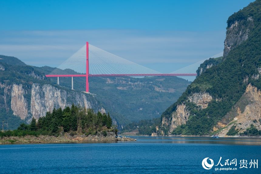 Giornalisti dell'Asia-Pacifico visitano il Guizhou – I paesaggi e le usanze del villaggio Huawu