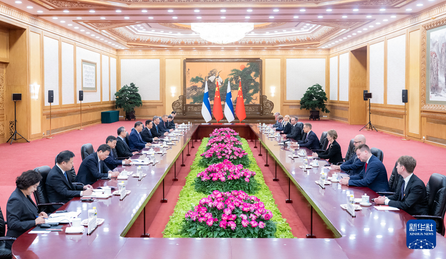 Incontro tra Xi Jinping e il Presidente finlandese Stubb