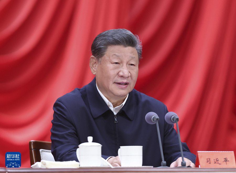 Xi Jinping esorta a proseguire le riforme durante la sessione di studio per alti funzionari