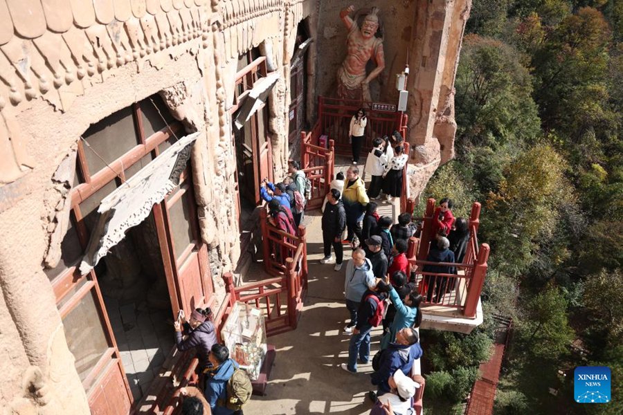Lavori di protezione e restauro effettuati alle Grotte del monte Maiji nel nord-ovest della Cina