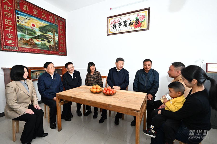 Visita d'ispezione di Xi Jinping nello Hubei
