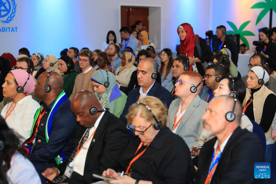 Delegati partecipano a un seminario tenutosi durante la 12a sessione del World Urban Forum a Nuovo Cairo, Egitto. (5 novembre 2024 - Xinhua/Sui Xiankai)