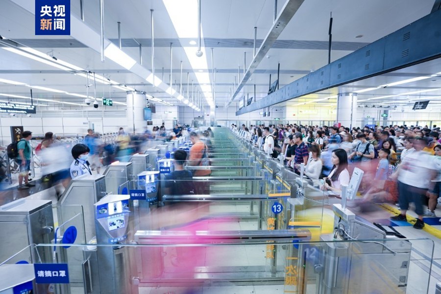 Shenzhen registra un aumento degli attraversamenti di frontiera