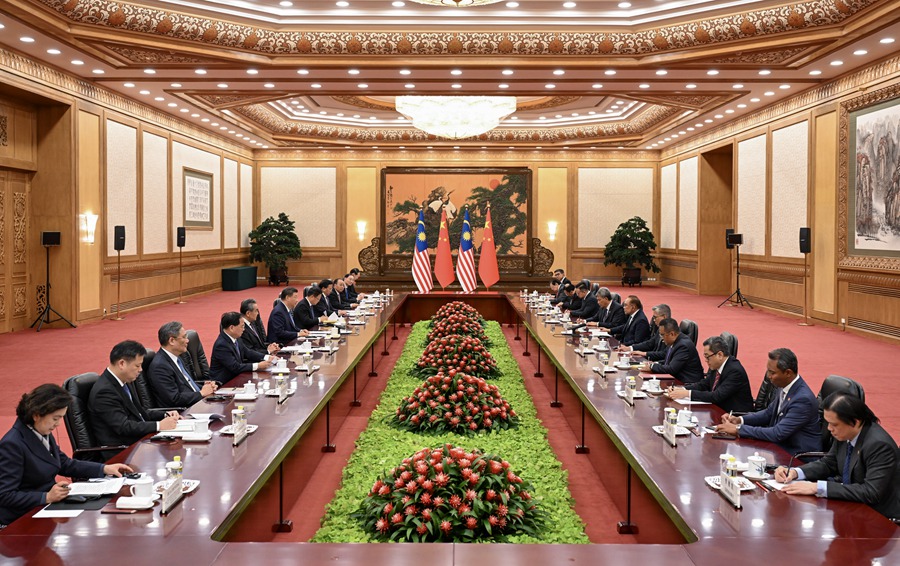 Xi Jinping incontra il Primo Ministro malese Anwar Ibrahim