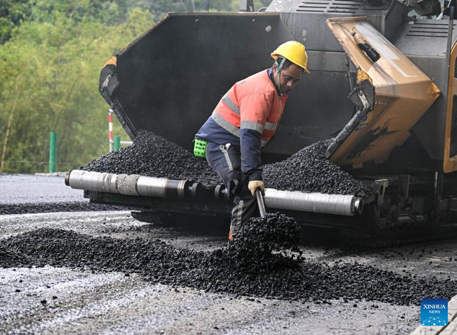 Nuova autostrada panoramica ad anello in costruzione a Hainan