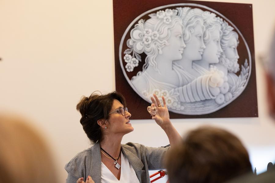 Gioielli con cammeo italiani brillano alla 7a CIIE
