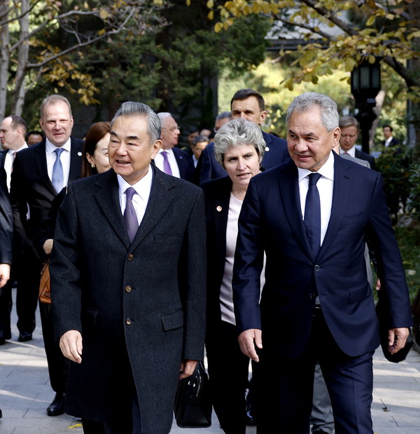 Beijing, si svolgono le consultazioni strategiche sulla sicurezza tra Cina e Russia