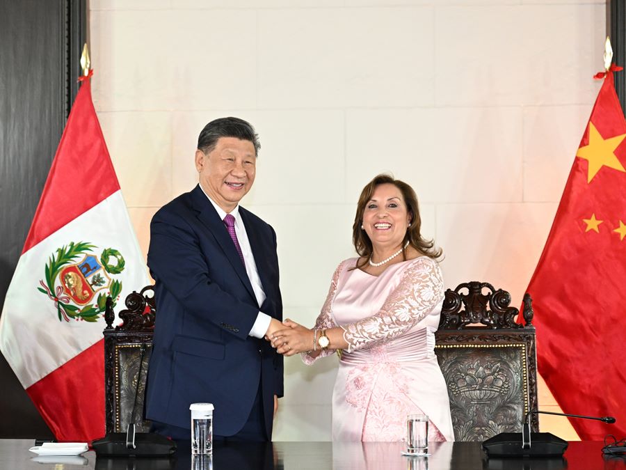 Xi Jinping e Dina Boluarte presenziano a cerimonia di apertura porto di Chancay