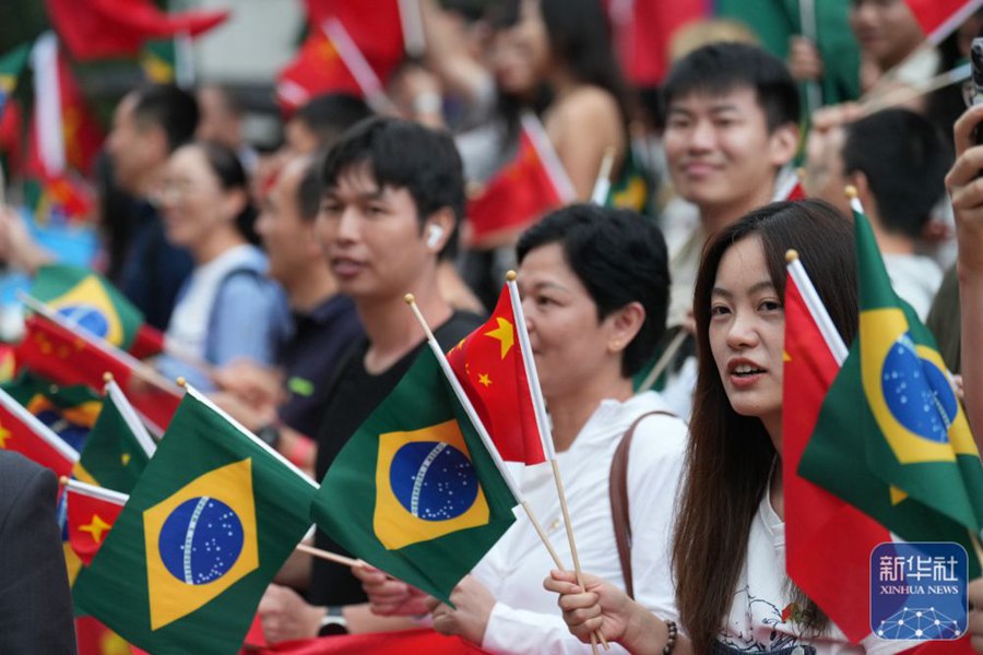 Brasile, Xi Jinping arriva a Rio de Janeiro per partecipare al 19° vertice dei leader del G20 e per una visita di Stato