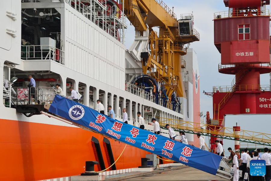 Entra in servizio la prima nave cinese per le trivellazioni in acque profonde