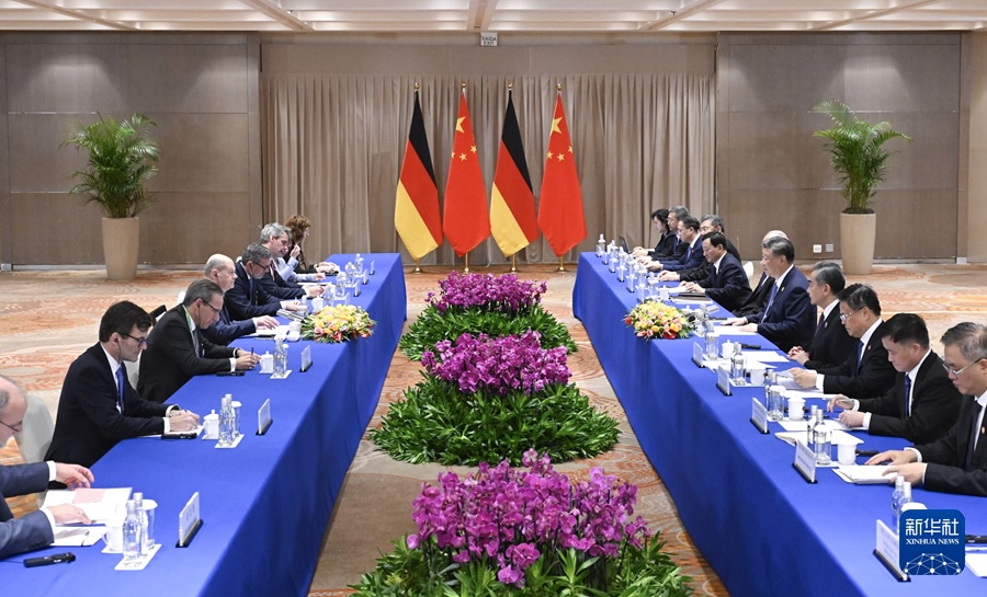 Xi Jinping incontra il cancelliere tedesco Olaf Scholz