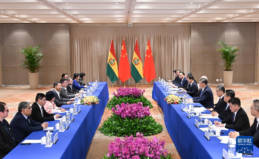 Xi Jinping incontra il Presidente della Bolivia Luis Arce