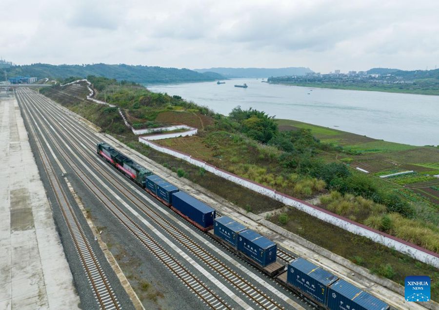 China Railway avvia la sperimentazione del trasporto ferroviario per batterie per veicoli elettrici