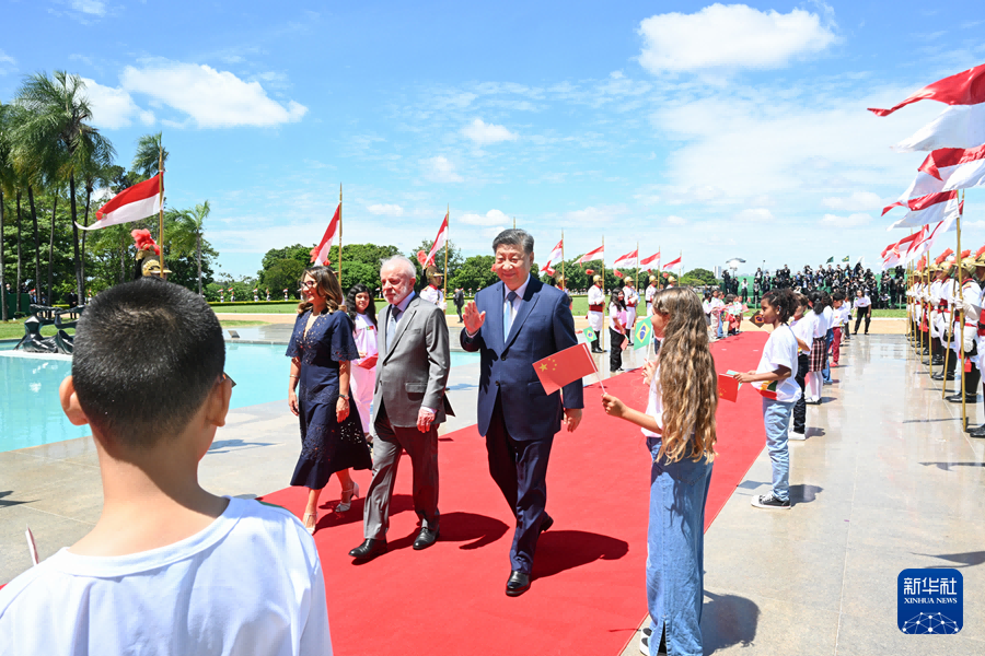 Xi Jinping incontra il Presidente brasiliano Luiz Inácio Lula da Silva