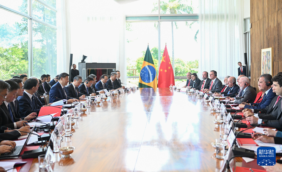 Xi Jinping incontra il Presidente brasiliano Luiz Inácio Lula da Silva
