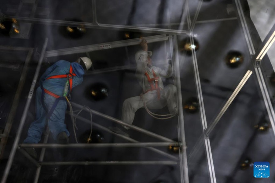 Osservatorio sotterraneo di neutrini in costruzione a Jiangmen