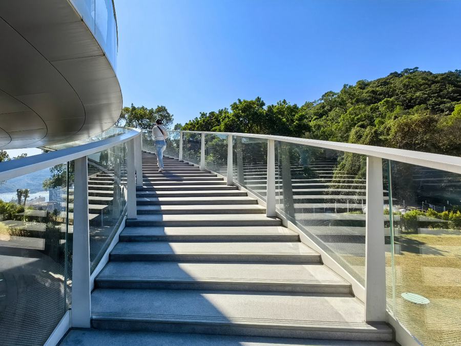 Vista del Wutong Pavillion, nel Wutong Mountain National Park, a Shenzhen. (26 novembre 2024 - Quotidiano del Popolo Online/Cai Hairuo)